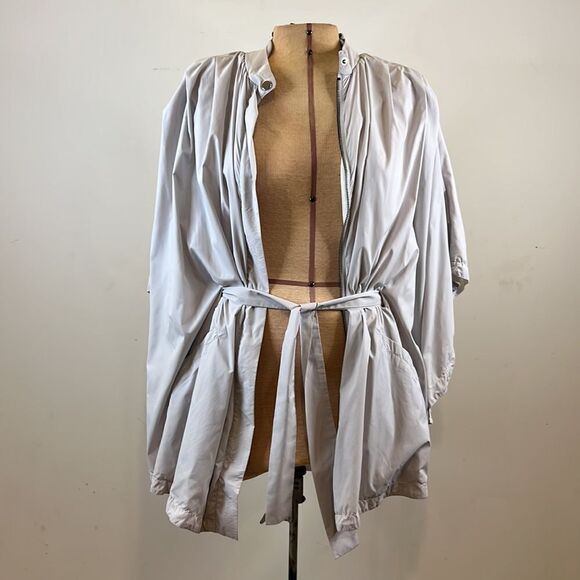 Hyden Yoo New York Batwing TIe Front Nylon Cape Jacket - One Size - Picture 10 of 16
